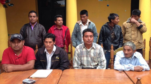 Indígena de Chenalhó expulsados de la comunidad de Javaltón por exigir transparencia y rendición de cuenta de su gobierno municipal. Foto: Isaín Mandujano/Chiapas PARALELO.- 