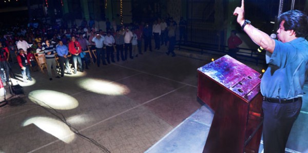 Leonardo Guirao, polémico alcalde de Chilón y presidente de la Fundación Chiapas Verde. Dio las gracias al gobernador Velasco Coello por patrocinar el evento. Foto: Del semana SÍNTESIS. 