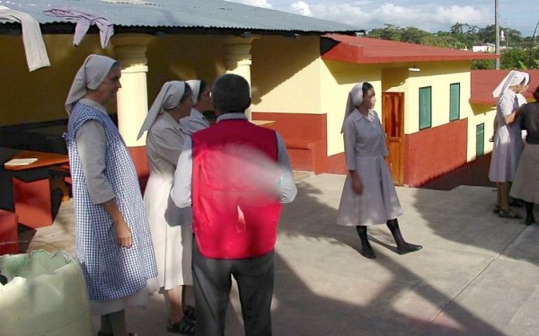 Religiosas del Hospital San Carlos fueron agredidas por integrantes de la Cioac. Foto: Cortesía