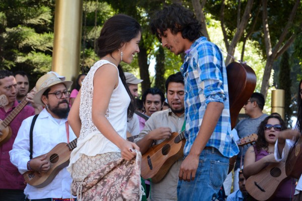 Jaraneros en parque público. Foto: LadoB