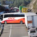 Por tercera ocasión en este año, indígenas bloquean la carretera que comunica a la capital de Chiapas, para exigir la liberación de detenidos. Foto: Amalia Avendaño 