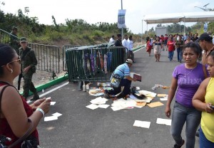 Los indígenas, hombres y mujeres, choles, tseltales y tsotsiles, de esta región, estaban esperanzados que los leyera Peña Nieto. Foto: Mario Gómez/Chiapas PARALELO