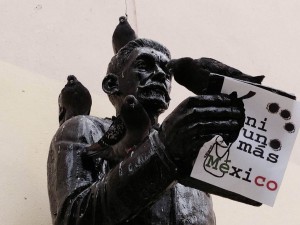 Periodistas de Chiapas protestan en el Parque de  La Libertad, junto al monumento del Dr. Belisario Domínguez, para exigir la aparición  con vida del periodista veracruzano, Grogorio Jiménez de la Cruz, levantado por un comando armado en su propio domicilio, el pasado 5 de febrero. Fotos: Chiapas PARALELO