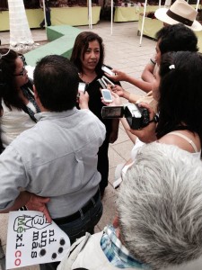 Periodistas de Chiapas protestan en el Parque de  La Libertad, junto al monumento del Dr. Belisario Domínguez, para exigir la aparición  con vida del periodista veracruzano, Grogorio Jiménez de la Cruz, levantado por un comando armado en su propio domicilio, el pasado 5 de febrero. Fotos: Chiapas PARALELO