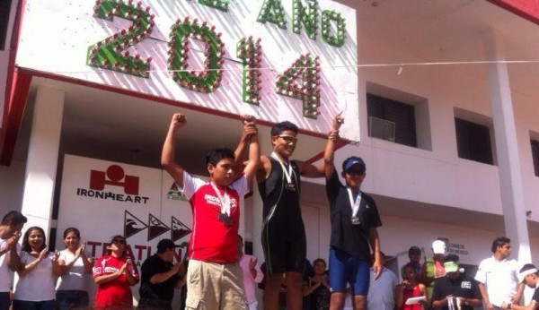 Heriberto Gómez, atleta del Iron Heart, fue arroyado por un camión tras hacer lo que más le gustaba, rodar... el grupo de ciclistas ya venía de la Angostura cuando sucedió este hecho lamentable.