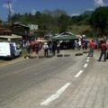 Apenas el lunes quitaron este bloqueo de Pueblo Nuevo Solistahuacán y ya pusieron otro bloqueo en Bochil. 