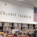 Información documental, libros para niños y adultos, cursos de inglés, en la Esquina Benjamín Franklin. 