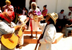 Carnaval en Huixtán, Chiapas. Fotos: Amalia Avendaño