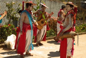 Carnaval en Huixtán, Chiapas. Fotos: Amalia Avendaño