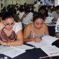 Jóvenes aplicando el examen Ceneval 01