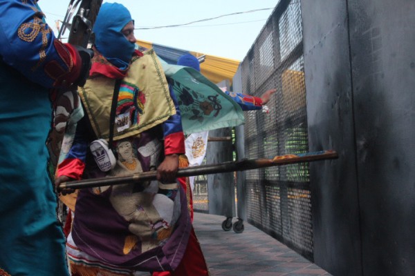 Cuando Leo propuso a Lado B cubrir gráficamente el carnaval su propuesta fue la de mirar a la fiesta que se celebra desde fines del siglo XIX desde otro punto de vista, no sólo a los danzantes y sus enfrentamientos. Foto: LadoB