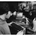 Steve Jobs y Stephen Wozniak "Hackeando" la Apple I