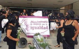 Mujeres protestan por inclumplimiento gubernamental Foto: Sandra de los Santos
