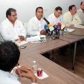 El Secretario General de Gobierno, Eduardo Ramírez Aguilar, y los delegados del gobierno federal hoy en conferencia de prensa para exponer la postura oficial con respecto al Caso de la Selva Lacandona