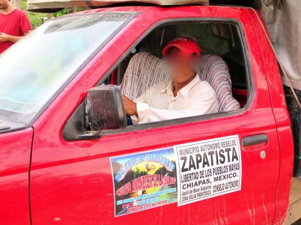 Cooperativa de transporte del EZLN en la Selva. Foto: Ángeles-Mariscal/Chiapas Paralelo