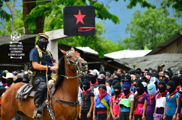 Subcomandante Insurgente Marcos, ahora Galeano. Foto: Medios Libres