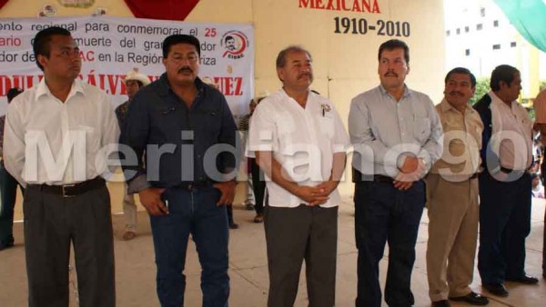 Fernando Ovalle Vaquera con los líderes de la CIOAC en Chiapas. Foto: Meridiano/Chiapas PARALELO