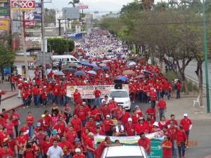 Médicos y enfermeras sindicalistas en la marcha del 1 de Mayo en Tuxtla Gutiérrez: Día del Trabajo y del Trabajador. Foto: José Luis Escobar.