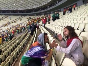 Al subir esta foto a su red social de Facebook, López Amores escribió: "Me dijo Dios que todavía no me va a llevar y me dijo que siga echando el desma aquí abajo". 