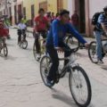 Ciclistas en San Crtistóbal de las Casas. Foto: Emiliano Hernández