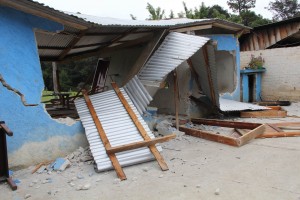 Destruyen casas de presuntos talamontes. Foto: Elizabeth Ruiz