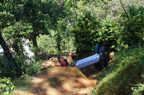 El tortuoso camino al cementerio de Amatenango. Foto: Benjamin Alfaro