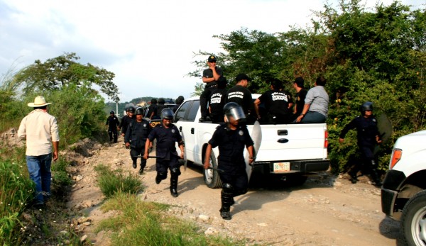 Despliegue policiaco y militar en Jitotol para capturar a activista a finales de junio pasado. 