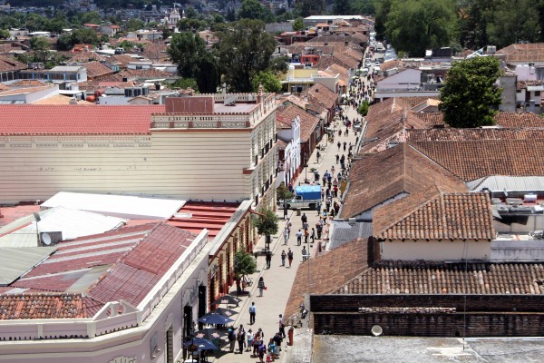 Desde 1970 San Cristóbal de las Casas es una ciudad turística, que ha ido acondicionando andadores para los visitantes. Foto: Elizabeth Ruiz