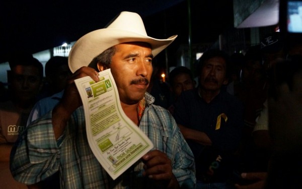 Campesinos denuncian que son utilizados por partidos políticos. Foto: Benjamín Alfaro