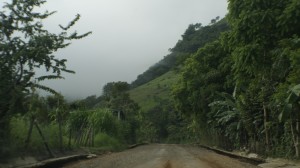 Abandonada la carretera Copainalá-Coapilla, después de quitarle la carpeta asfáltica 