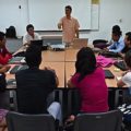 Desarrollan estudiantes del México proyecto con UNACH Desarrollo tecnológico para la fabricación de componentes para techos con plástico reciclado y fibras naturales. Foto: Cortesía
