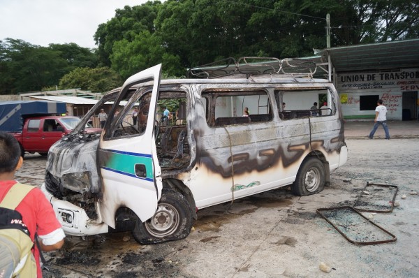 Daños materiales, lesionados y retenidos en gresca de transportistas