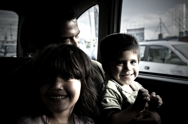 Familia Cortés, en ruta hacia Estados Unidos. Foto: Hector Guerrero