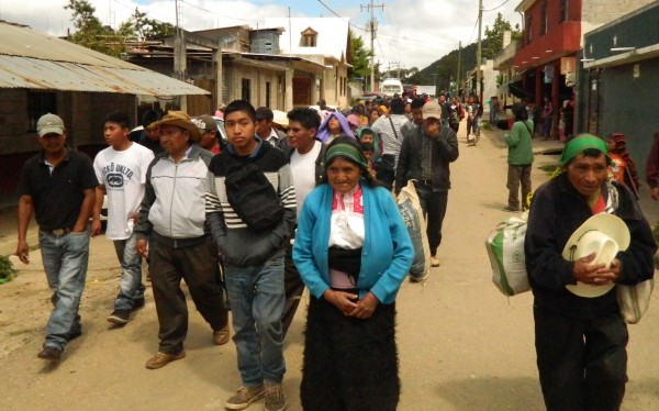 Retornan desplazados de San Antonio. Foto: Amalia Avendaño