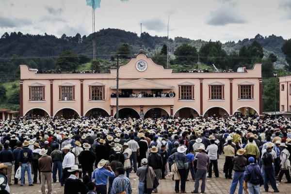 Asamblea en la plaza de San Juan Chamula. Foto de Archivo: Ariel Silva