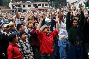 Elecciones en San Juan Chamula, municipio de los Altos de Chiapas que se rige por usos y costumbres. 1 de Julio de 2007. Foto: Ariel Silva