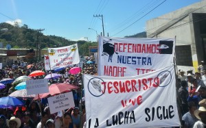 "Jesucristo Vive, La Lucha Sigue", consigna en la peregrinación del Pueblo Creyente. Foto: Cortesía