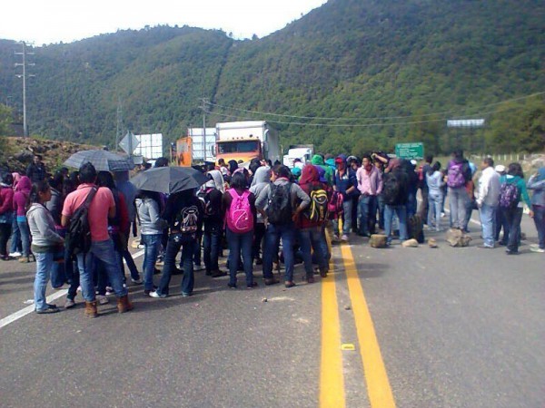 Aspecto del bloqueo carretero, que realizaron los campesinos en Ixtapa en junio para exigir que se liberaran los recursos del Copladem. Foto: Archivo.