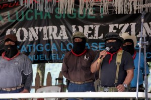 El comandante Tacho y el Subcomandante Moisés encabezaron el sábado 09 de agosto la clausura del encuentro zapatista con otros pueblos indígenas de México. Foto: Elizabeth Ruiz