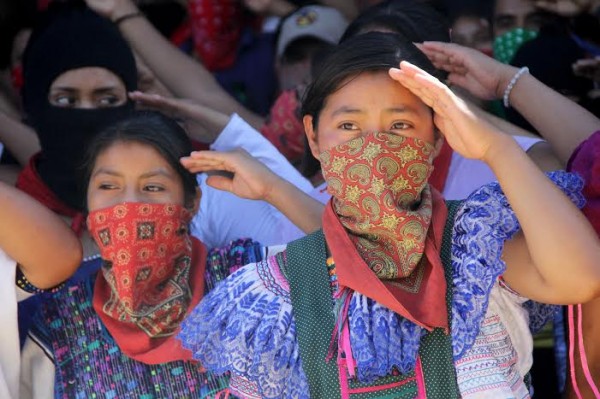 Mujeres indígenas zapatista en La Realidad, durante la clausura del  Encuentro de Pueblos Zapatistas con los Pueblos Originarios de México “David Ruiz García”, realizado del 4 al 9 de agosto en esta comunidad enclavada en una cañada de la Selva Lacandona. Foto: Elizabeth Ruiz