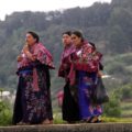 Mujeres indígenas de Zinacantán. Foto: Elizabeth Ruiz. Archivo.