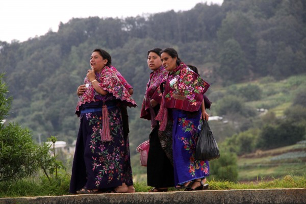 Mujeres indígenas de Zinacantán. Foto: Elizabeth Ruiz