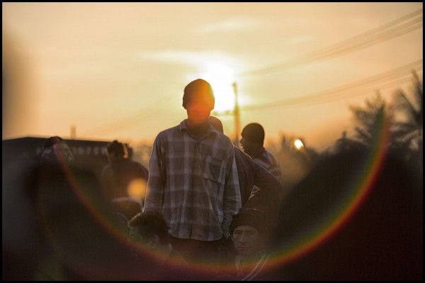 Migrantes, cercados por el Estado mexicano, y abandonados por los gobiernos de sus países. Foto: Iván Castaneira