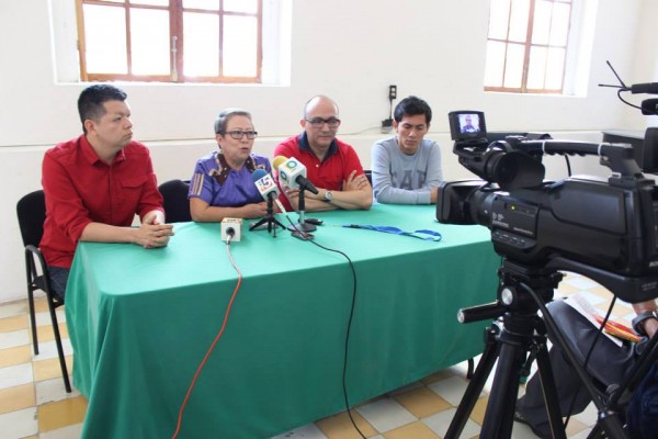 Promotores del rescate del Centro Social Francisco I. Madero ofrecieron ayer una conferencia de prensa. Foto: Fernando Vásquez/ Chiapas PARALELO. 