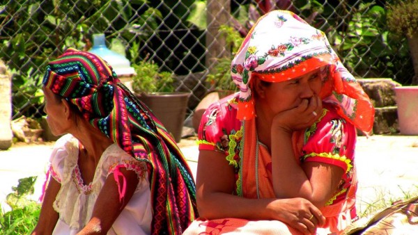 Las compañías. Rayón, Chiapas. Agosto 2014. Foto: Saúl Kak