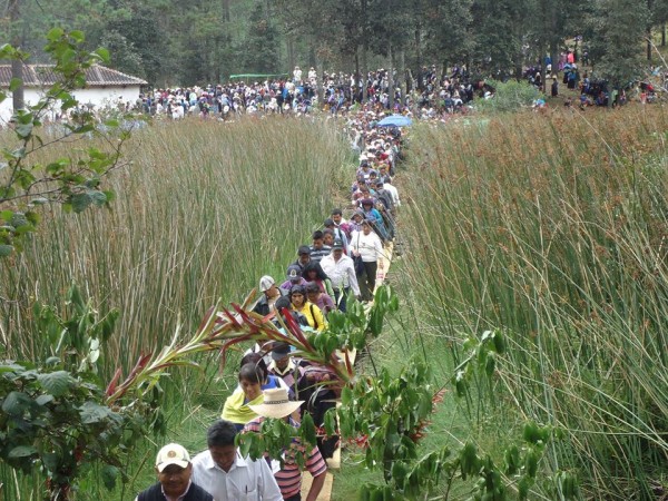 Pueblo creyente se moviliza para la defensa de su territorio. Foto: Gaspar Morquecho