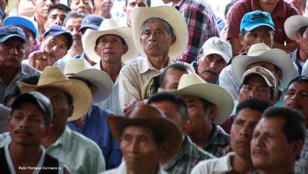 Unos dos mil representantes de casi 200 comunidades rechazaron haber autorizado que pase por su territorio la autopista San Cristóbal-Palenque. Foto: Enrique Carrasco SJ