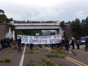 Bloque por casi 12 horas. 