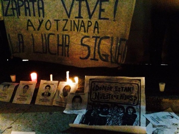 "Vivos se los llevaron, vivos los queremos", Ayotzinapa. Foto: Chiapas PARALELO