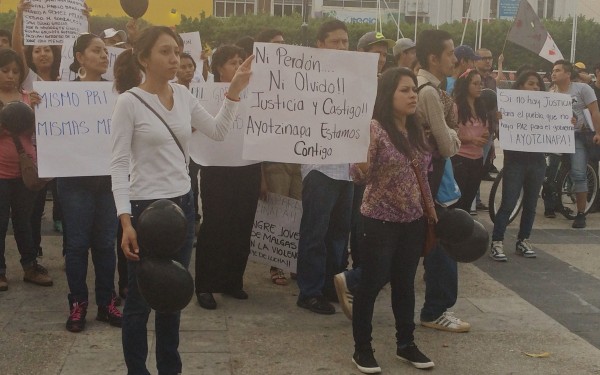 Chiapanecas piden justicia por Ayotzinapa. Foto: Chiapas Paralelo